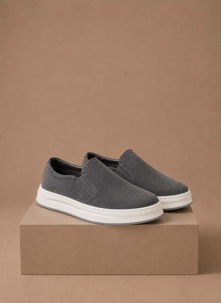 Instap sneakers heren in grijs, zijaanzicht – Estrani